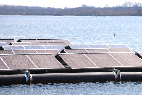 Fieldlab Westvoorne zonnepanelen op water